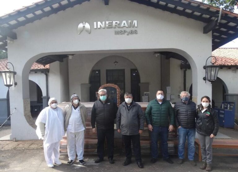 Fepama donó lote de bancos de madera al INERAM