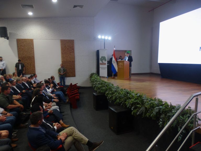Expo Madera 2025 comienza con un mensaje de esperanza para el futuro forestal del Paraguay