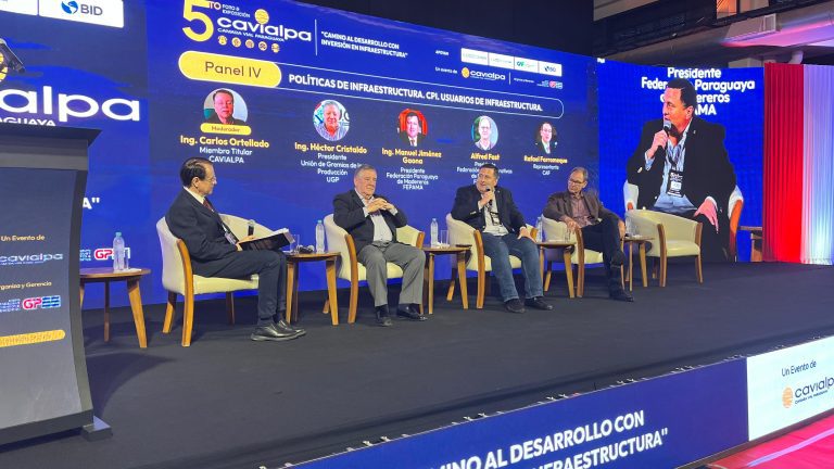 Industria forestal presente en el panel sobre infraestructura y desarrollo nacional
